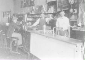 averycafeoneastmainst1910smralexaverytaxmanmrmartin.jpg