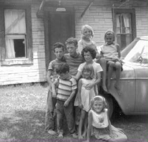 theroachgirlswithcousins.jpg